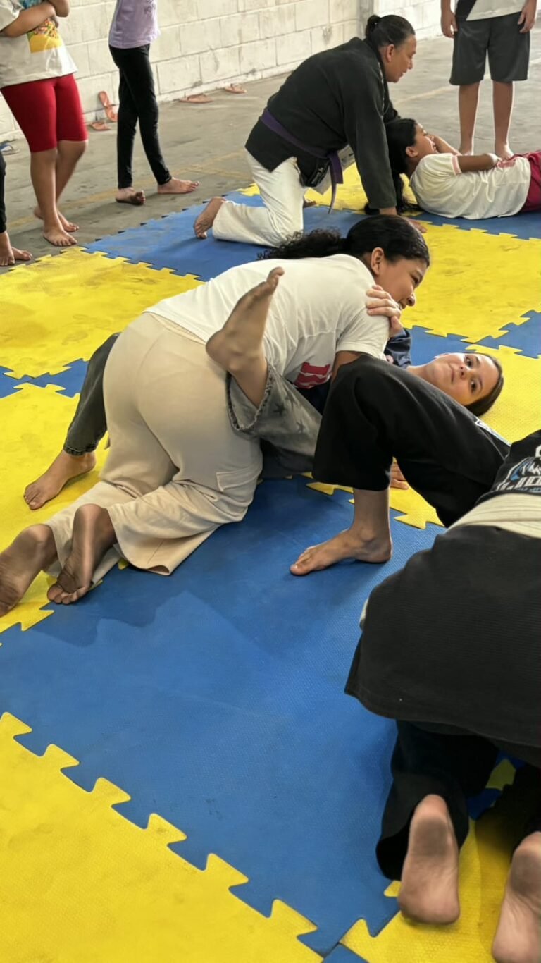 Associação AETI aula de jiu-jitsu gratuita